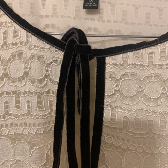 Talbots Cream Lace w/black velvet trim 1X - Picture 4 of 7